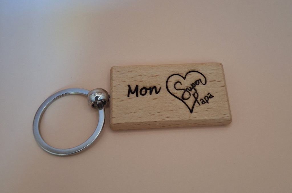Porte clés bois "Mon super papa"