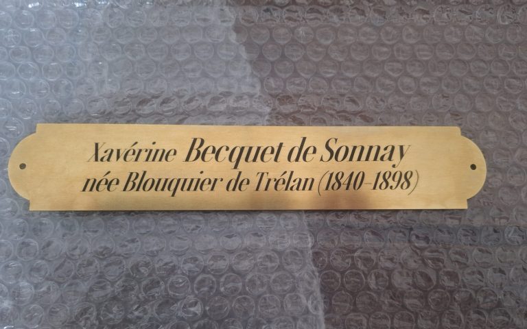 Plaque Laiton 2mm 220 x 50 mm avec textegravure noire