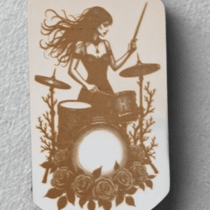Porte-clés Femme Batteuse